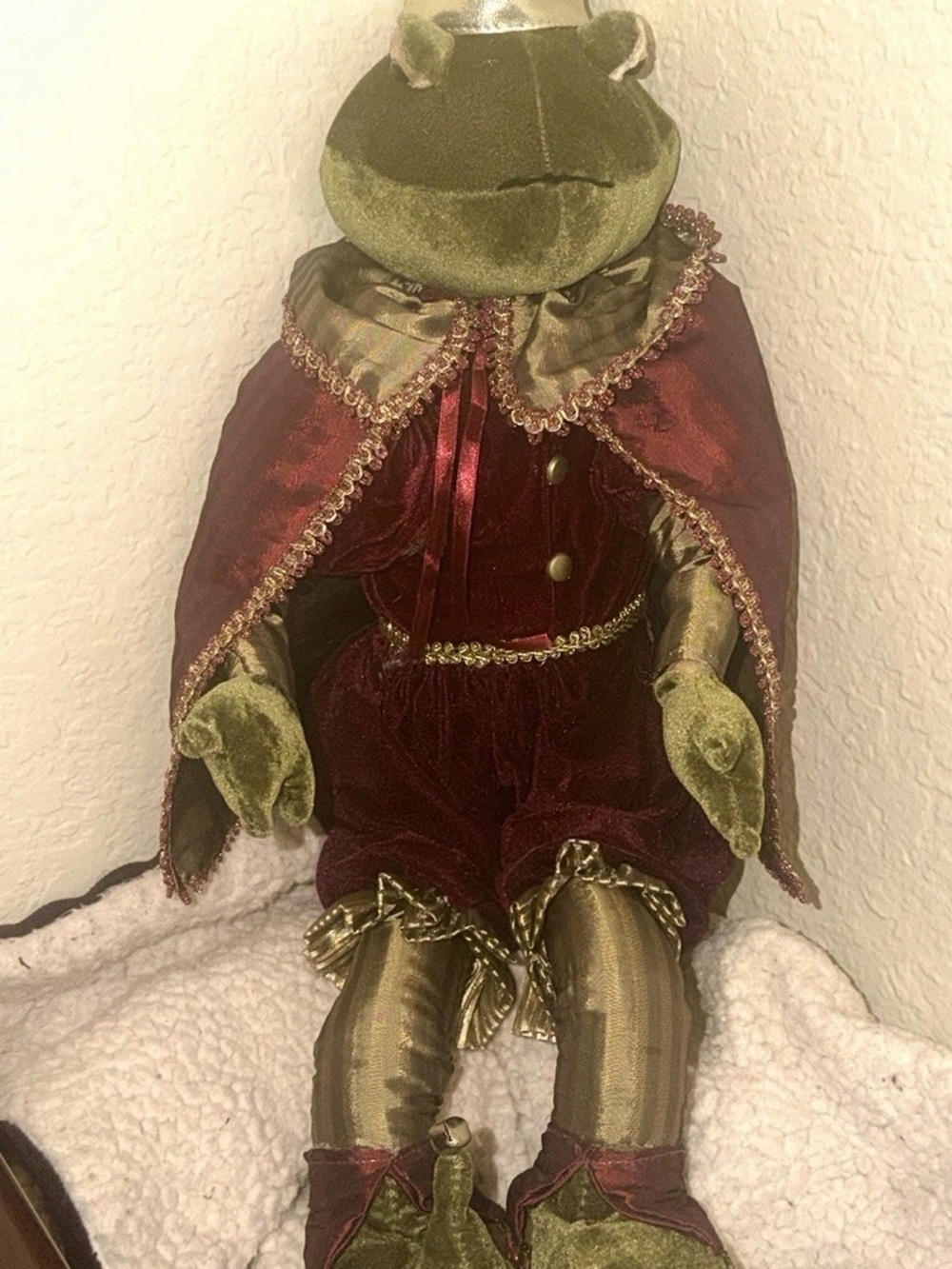 RARE! VTG Velvet Frog Prince Court Jester 29" Sitting Decor doll Plush w/cape